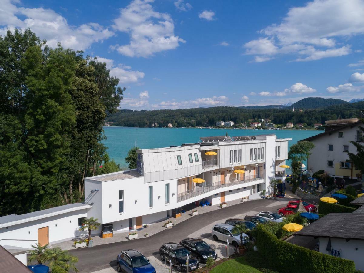 Barry Memle Directly At The Lake Velden am Wörthersee Exterior photo